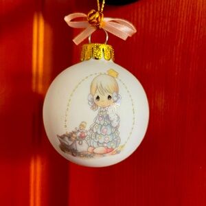 1994 Precious Moments Christmas ornament.